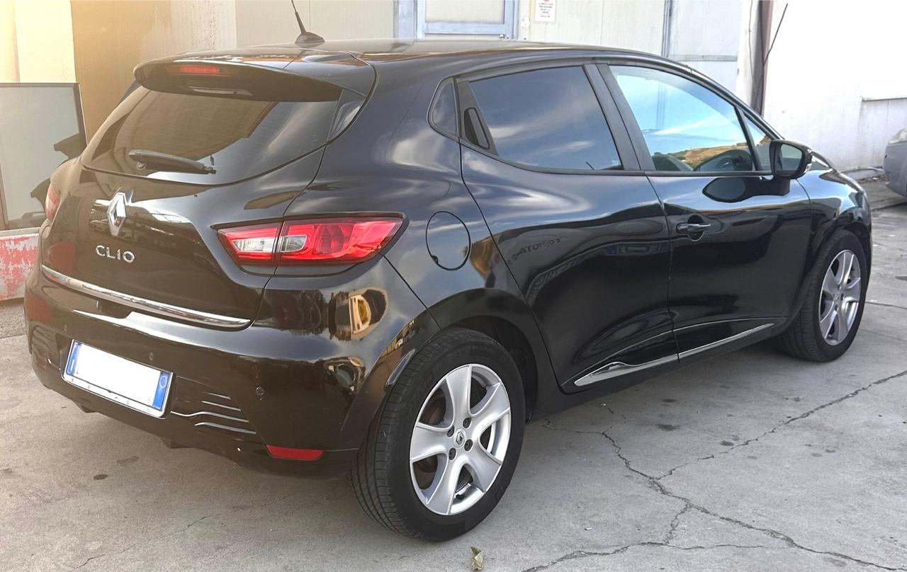 Renault Clio 1.2 Benz 75CV 5 porte Live NAVIG