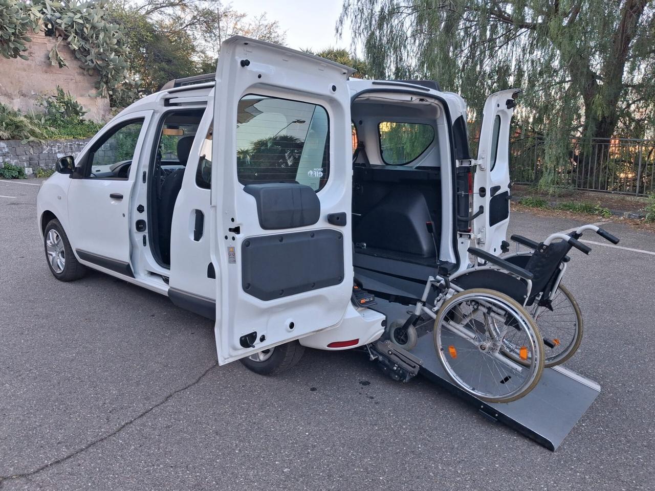 Dacia Dokker Pianale ribassato con rampa disabili in carrozzina