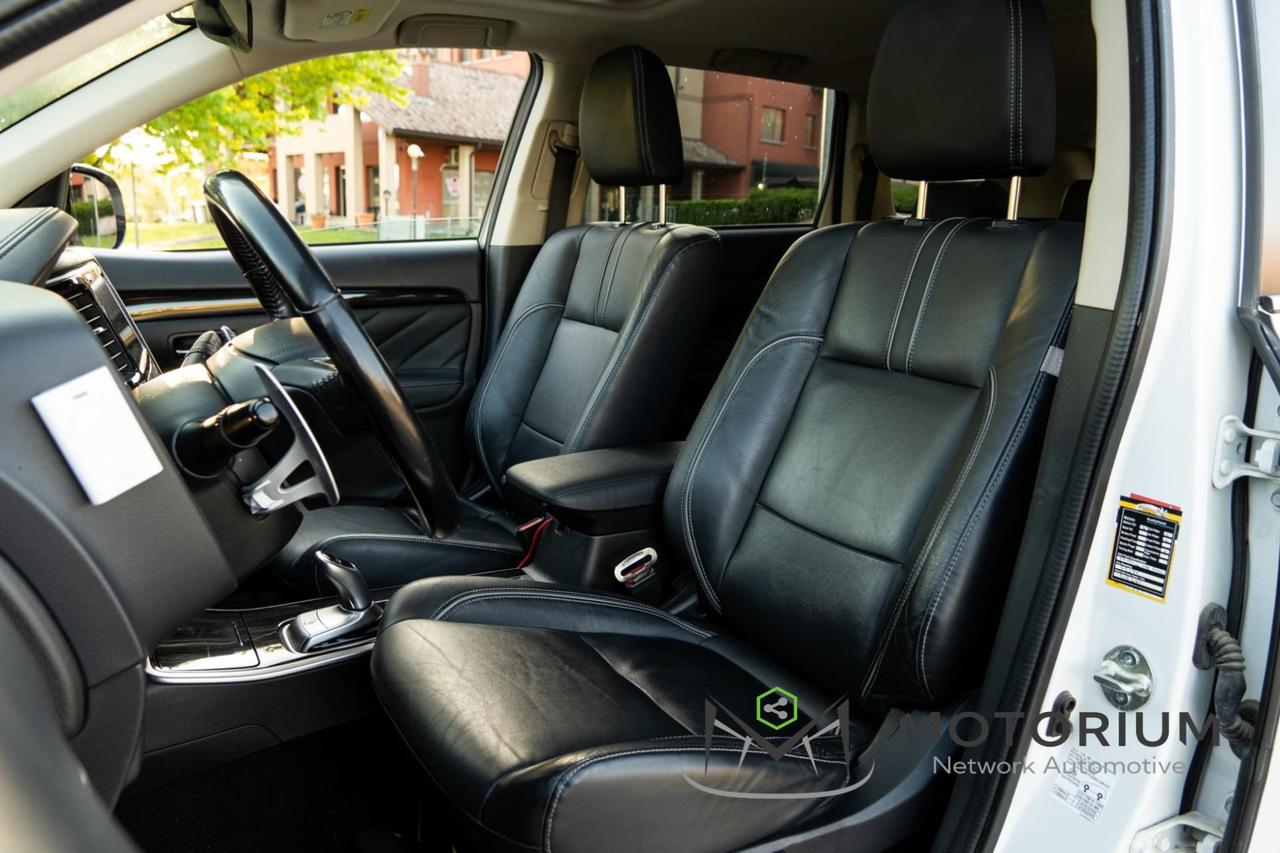 Mitsubishi Outlander 2.0 4WD PHEV Instyle 2018 - PLUG-IN HYBRID