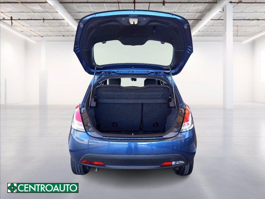 LANCIA Ypsilon 1.0 firefly hybrid Gold s&s 70cv 5p.ti del 2024