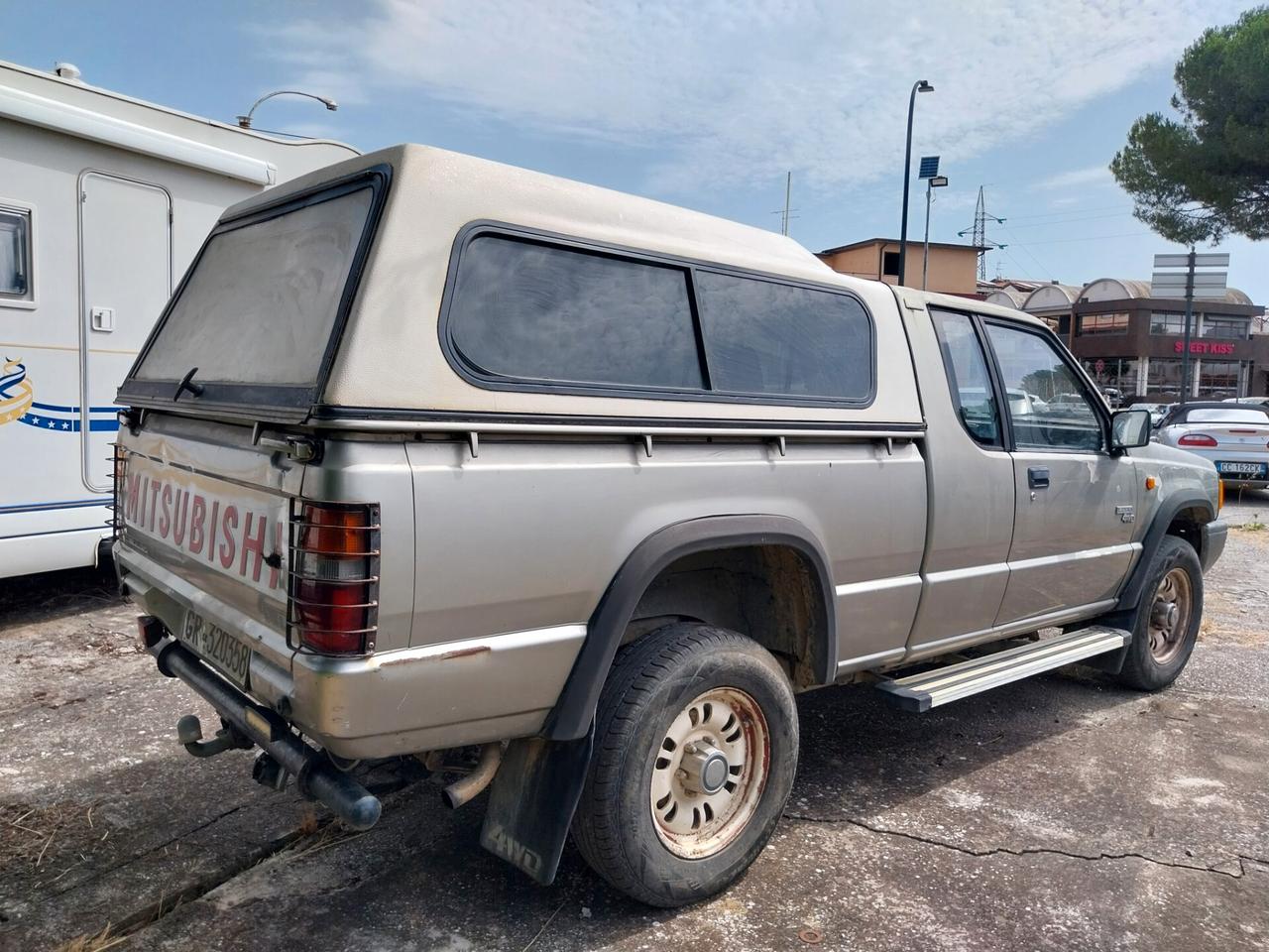 Mitsubishi L200 2.5 TD 4WD Club Cab Pick-up