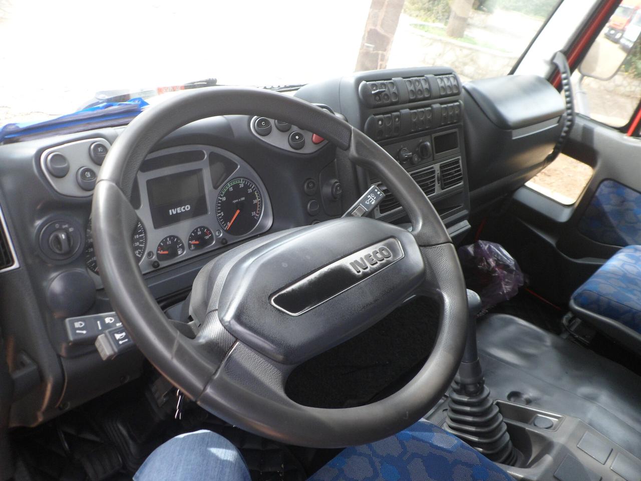 Iveco eurocargo 75e15 centina con pedana idraulica