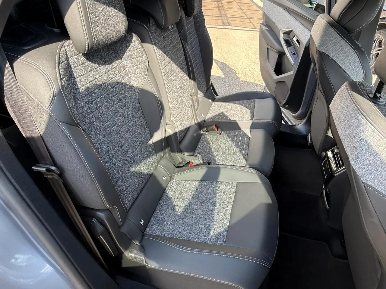 Peugeot 5008 Hybrid 145 e-DCS6 Allure