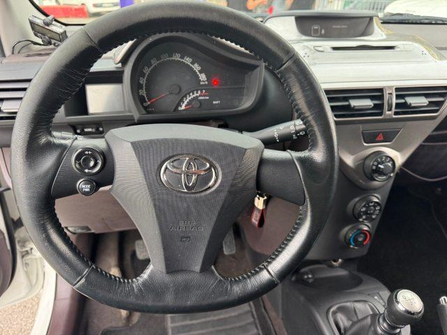 TOYOTA iQ 1.0 Sol