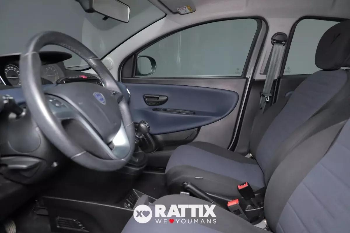 Lancia Ypsilon 1.0 Firefly Hybrid 70CV Platino
