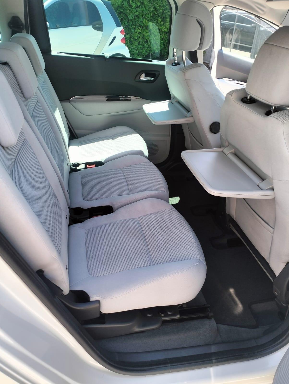Peugeot 5008 2.0 HDi 150CV Allure 7 POSTI