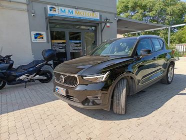 VOLVO XC40 B3 automatico Core ProMMo