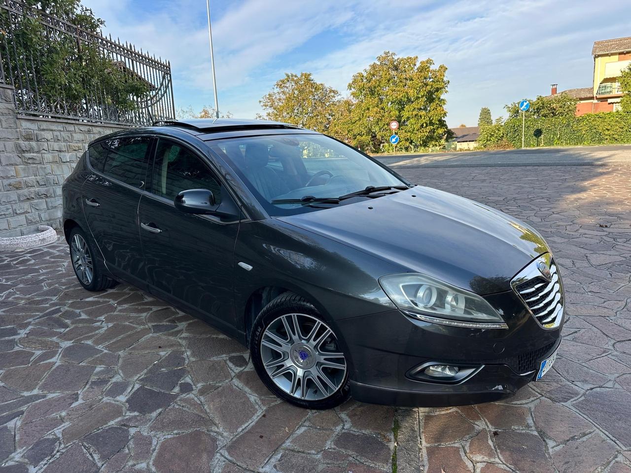 Lancia Delta 1.6 MJT DPF Silver tetto apr int pelle