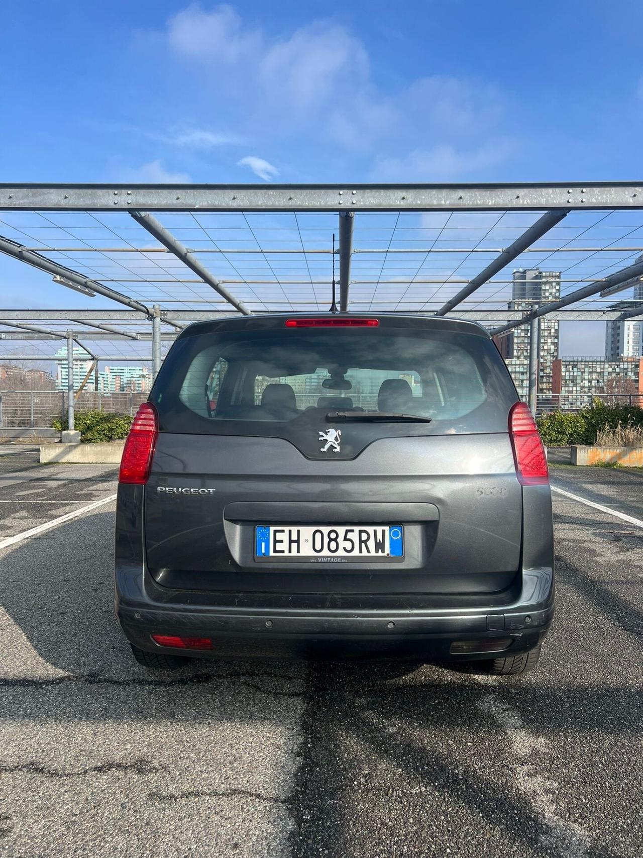 Peugeot 5008 2.0 HDi 150CV Business