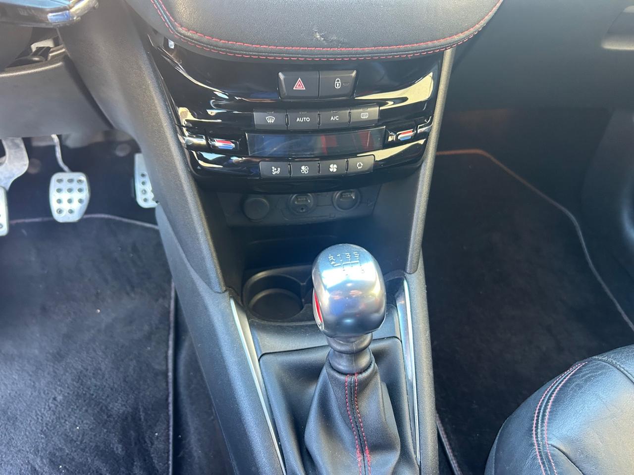 Peugeot 208 1.6 THP 200 CV 3 porte GTi