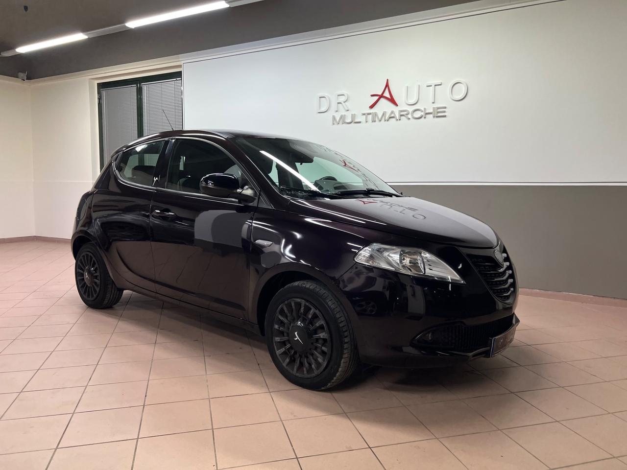 Lancia Ypsilon 1.2 69 CV 5 porte Elefantino (EURO6b)