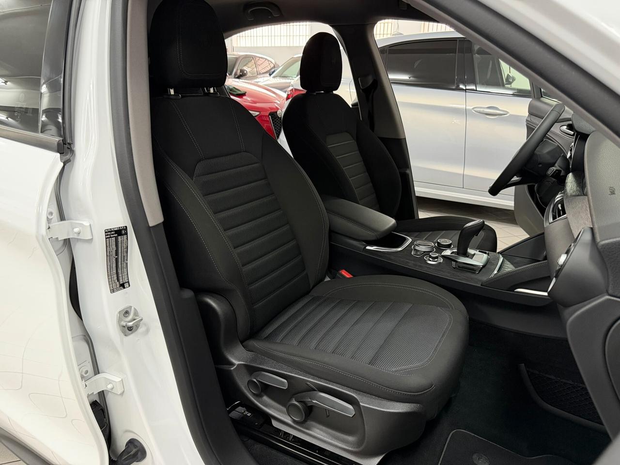 2.2 TD 160CV BUSINESS VETRI SCURI NAVIGAZIONE TAGLIANDATA