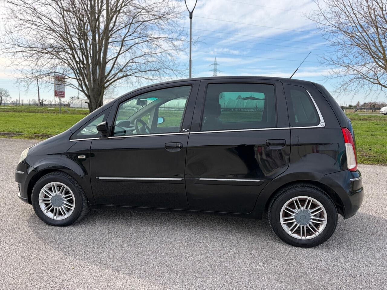 Lancia MUSA 2008 platino ok neopatentati