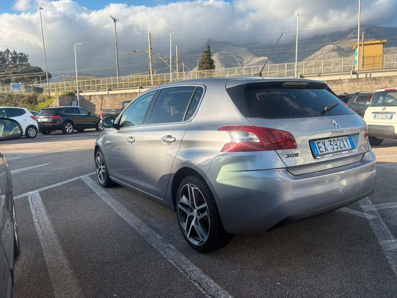 Peugeot 308 BlueHDi 120 S&S Allure