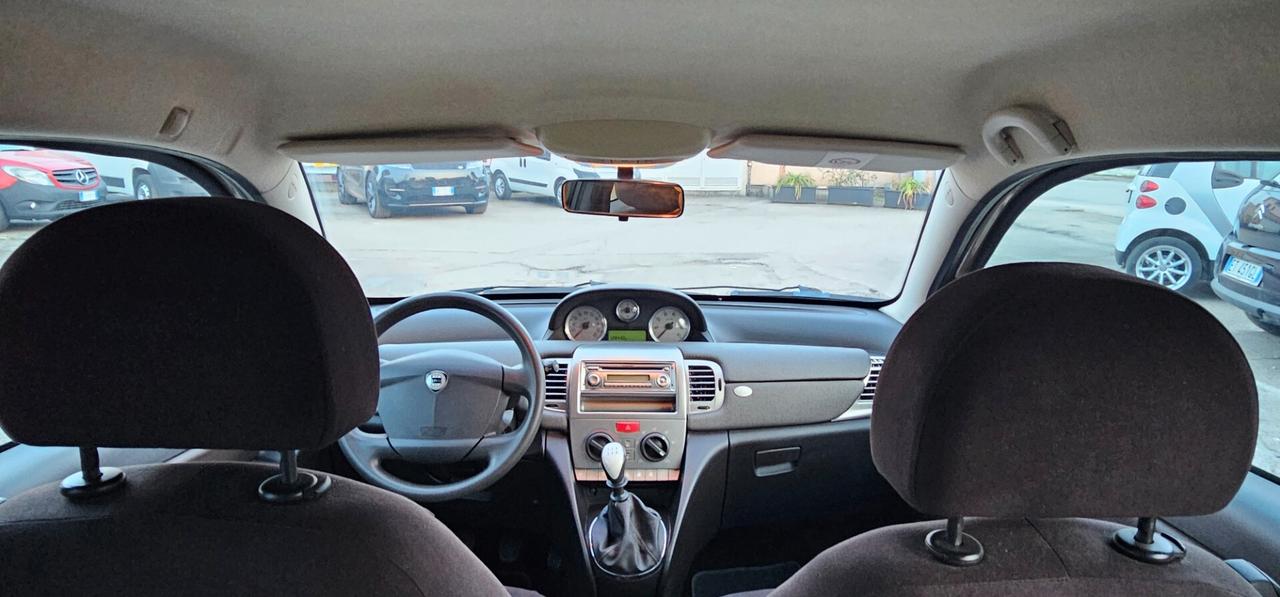 Lancia Ypsilon 1.2 Argento