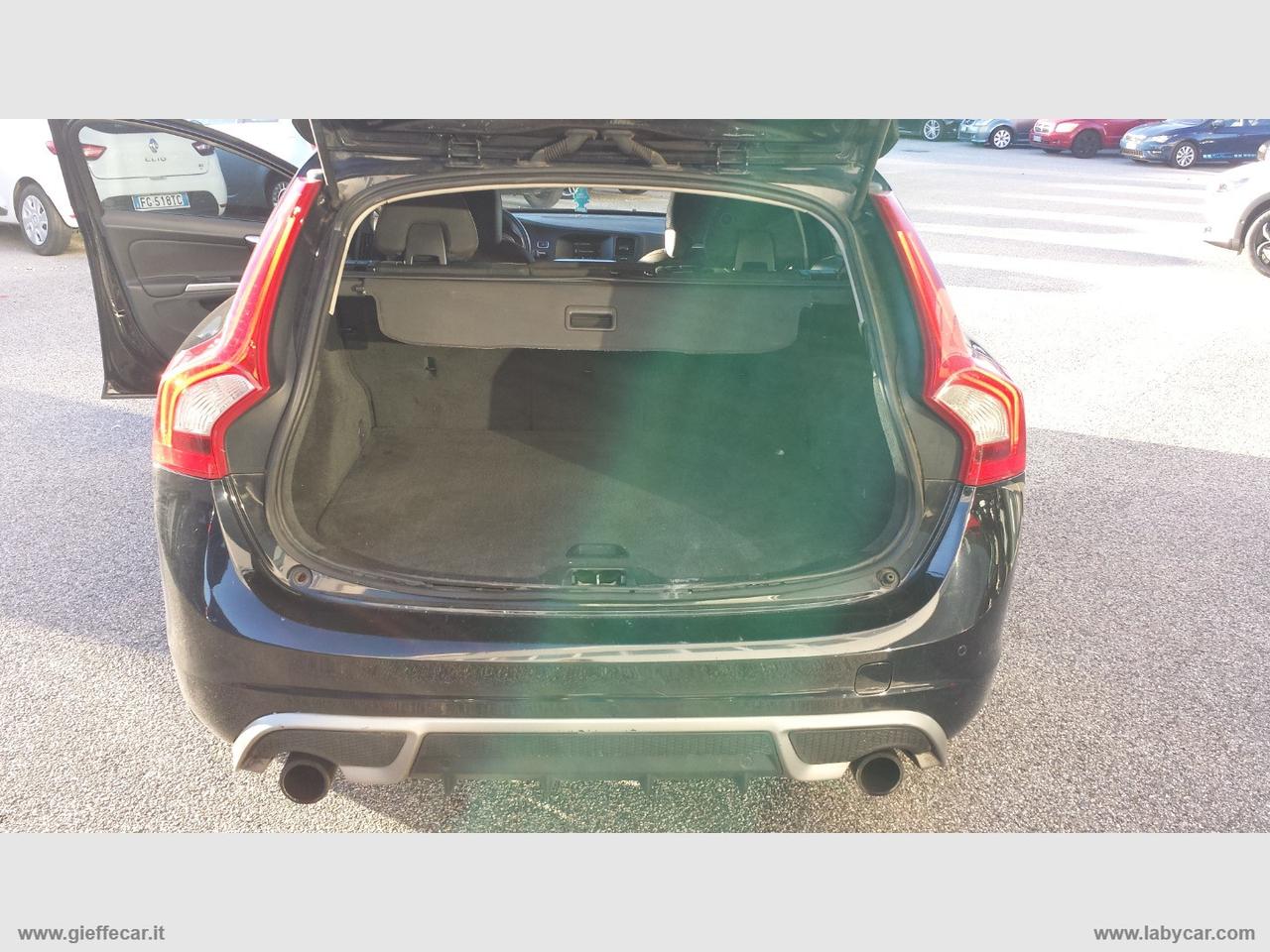VOLVO V60 D3 Geartronic R-design