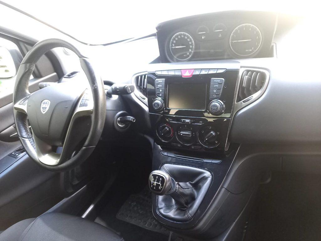 Lancia Ypsilon 1.2 69 CV 5 porte Gold tua da €129