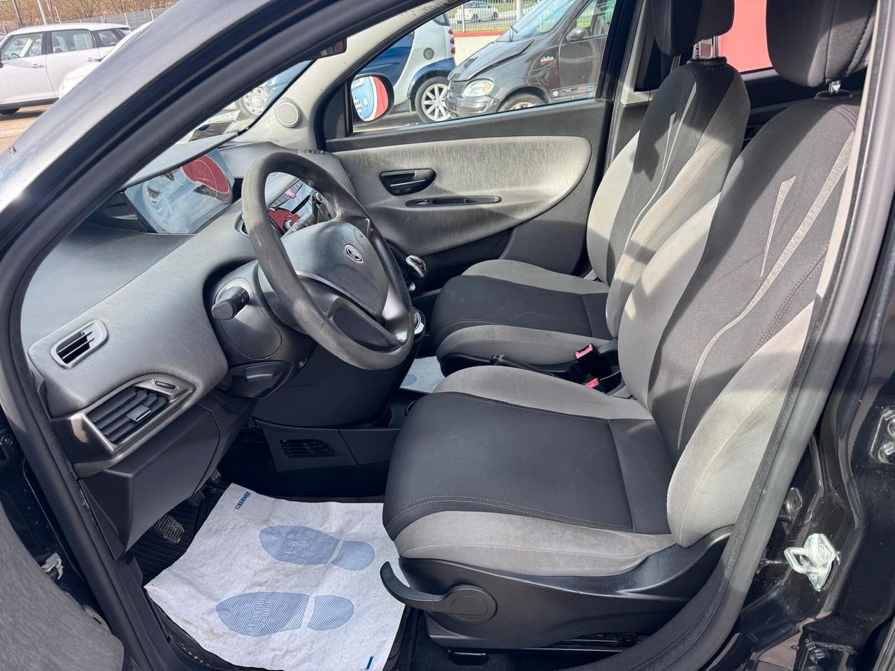 Lancia Ypsilon 0.9 TwinAir 85 CV 5 porte Metano Ecochic Gold