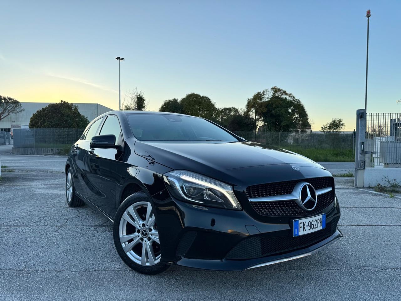 MERCEDES Classe A180 d Sport - Led Navi 17
