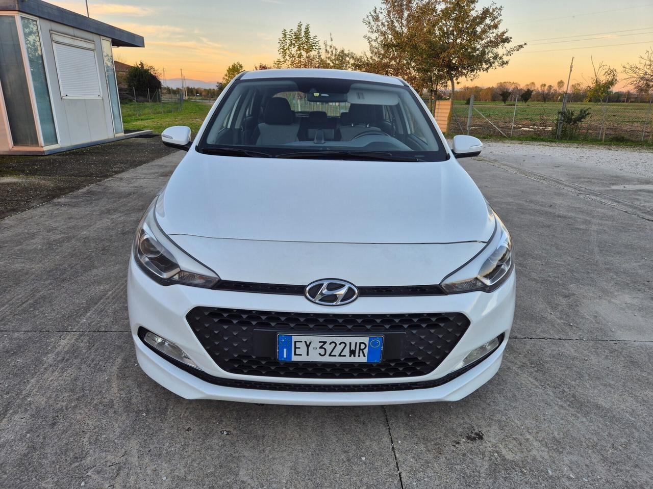 Hyundai i20 1.1 CRDi 12V 5 porte neopatentati