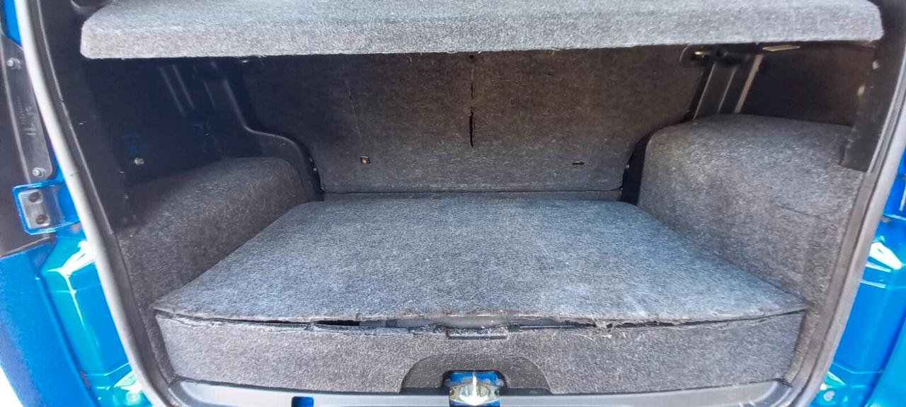 FIAT QUBO Benzina e Metano CC. 1.368 - 5 Porte 5 Posti Utilizzabile anche per i Neopatentati.