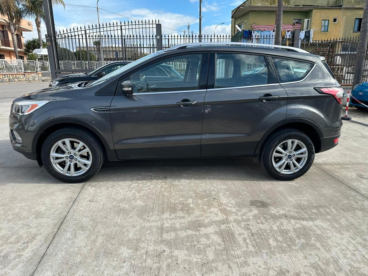 Ford Kuga 1.5 TDCI 120 CV S&S 2WD Titanium