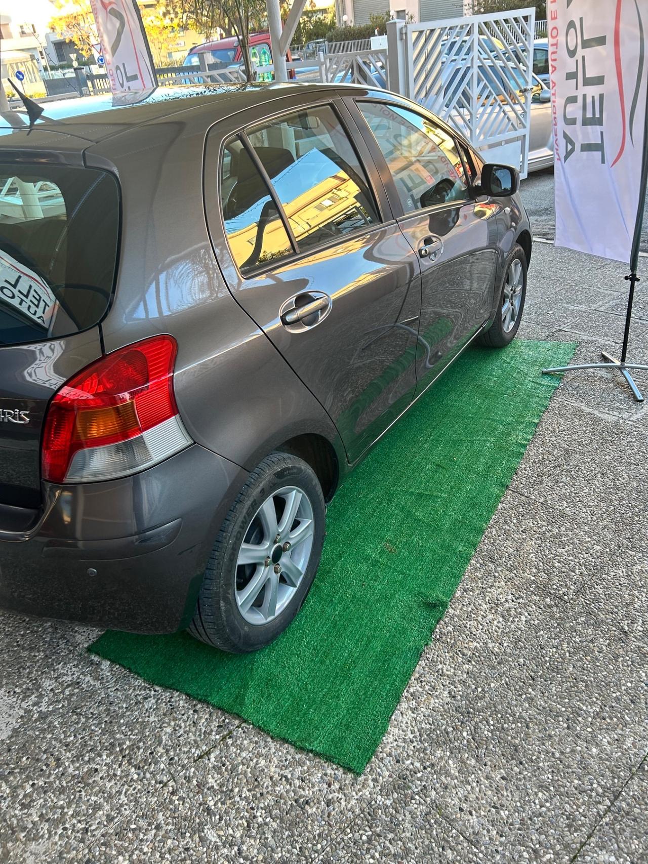 Toyota Yaris 1.0 5 porte