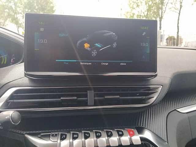 Peugeot 3008 PHEV 1.6 Plug-In Hybrid 180cv EAT8 ALLURE PACK KM0