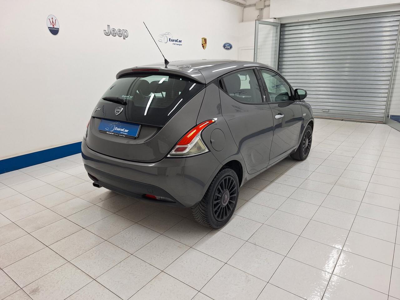 Lancia Ypsilon 1.2 69cv Platinum
