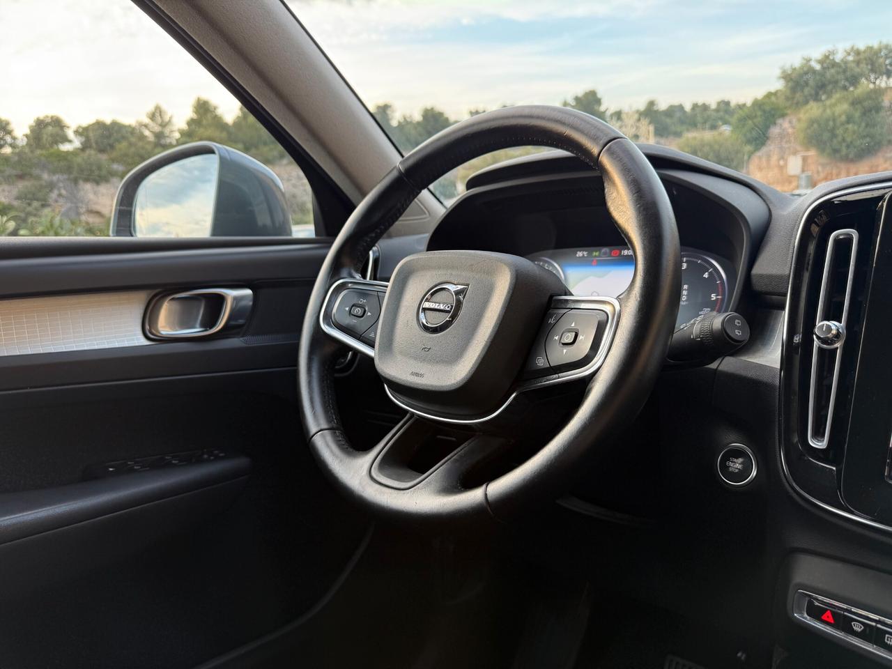 Volvo XC40 D4 AWD/2.0 150 CV/CERCHI 19"/TAGLIANDI VOLVO