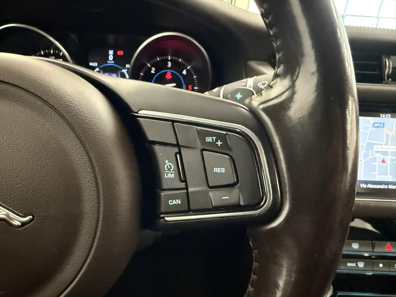Jaguar XF 2.0 D 180 CV aut. Prestige