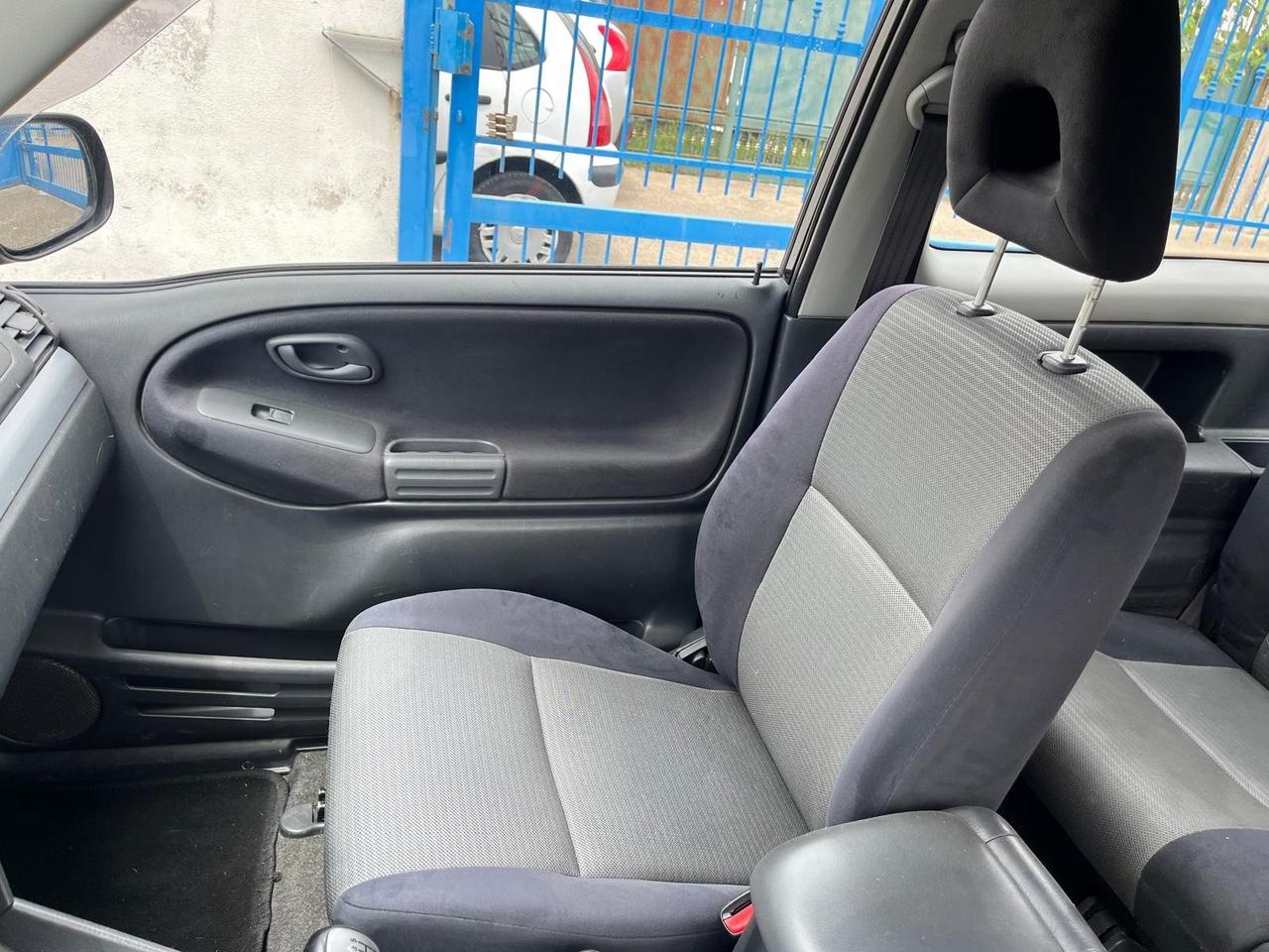 Suzuki grand vitara 3 P-2.0 td-4x4-2003