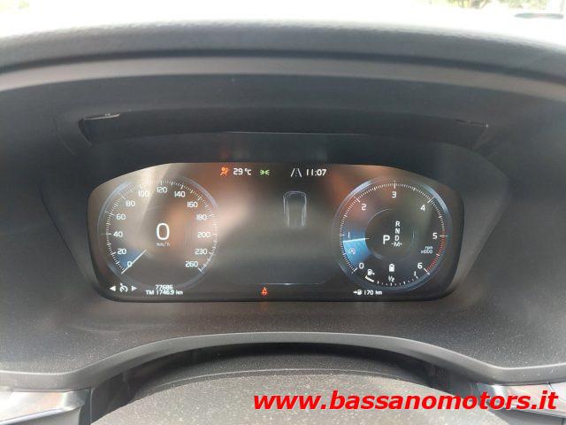 VOLVO V60 B4 (d) Geartronic Momentum Business