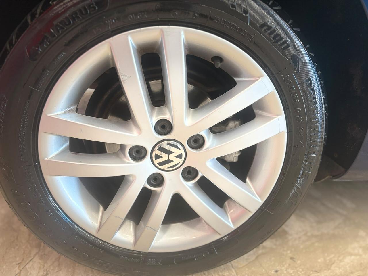 Volkswagen Golf 1.6 TDI DPF DSG 5p. Highline