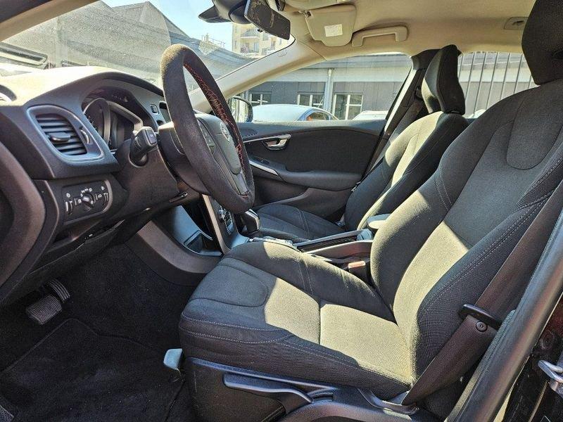 Volvo V40 D2 Geartronic Momentum