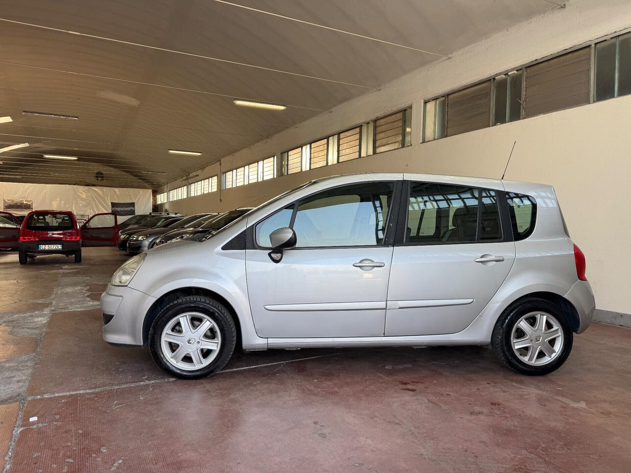 Renault Modus Grand 1.5 dCi 85CV Dynamique