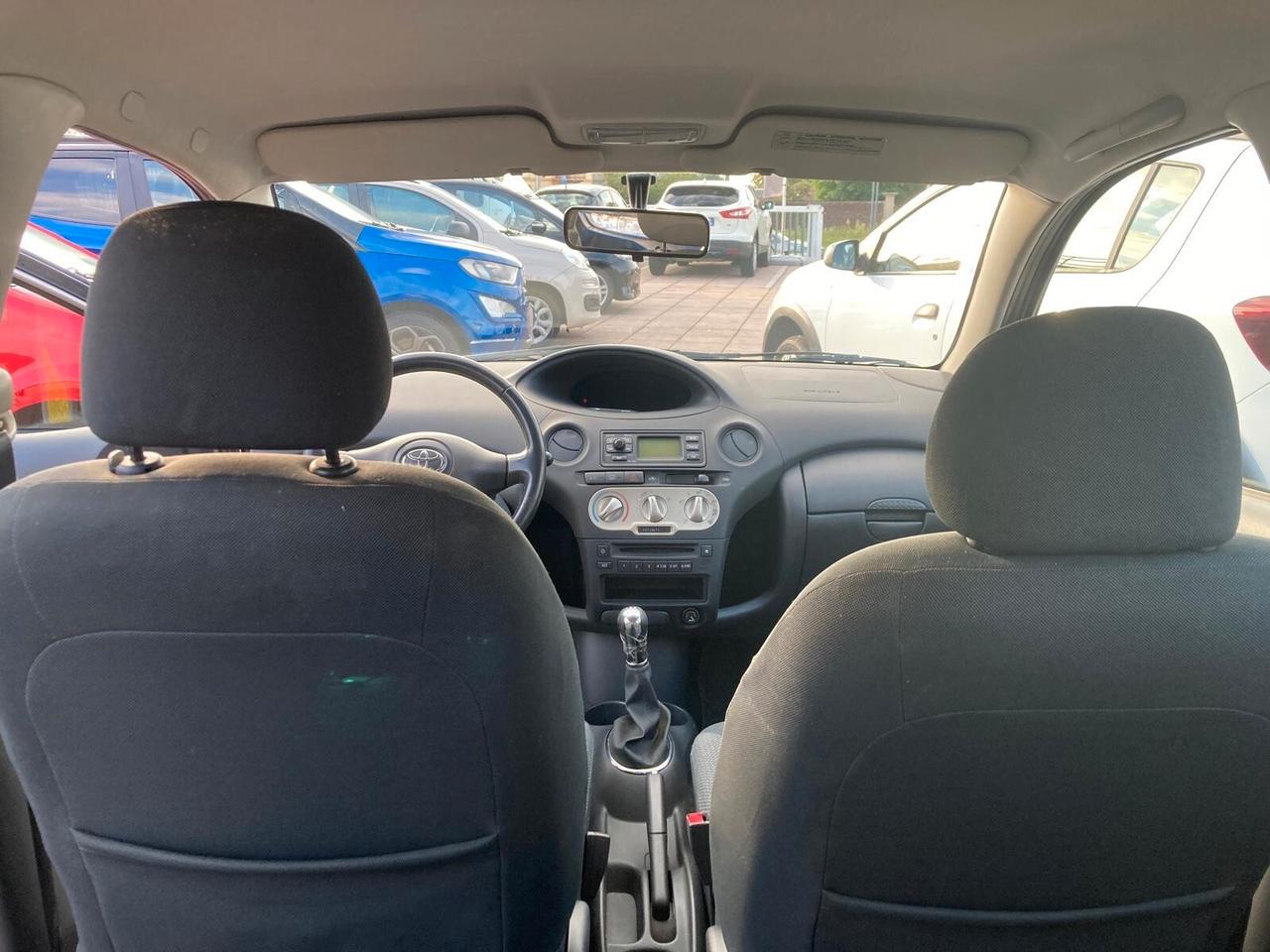 Toyota Yaris 1.3i 16V cat 5 porte Sol