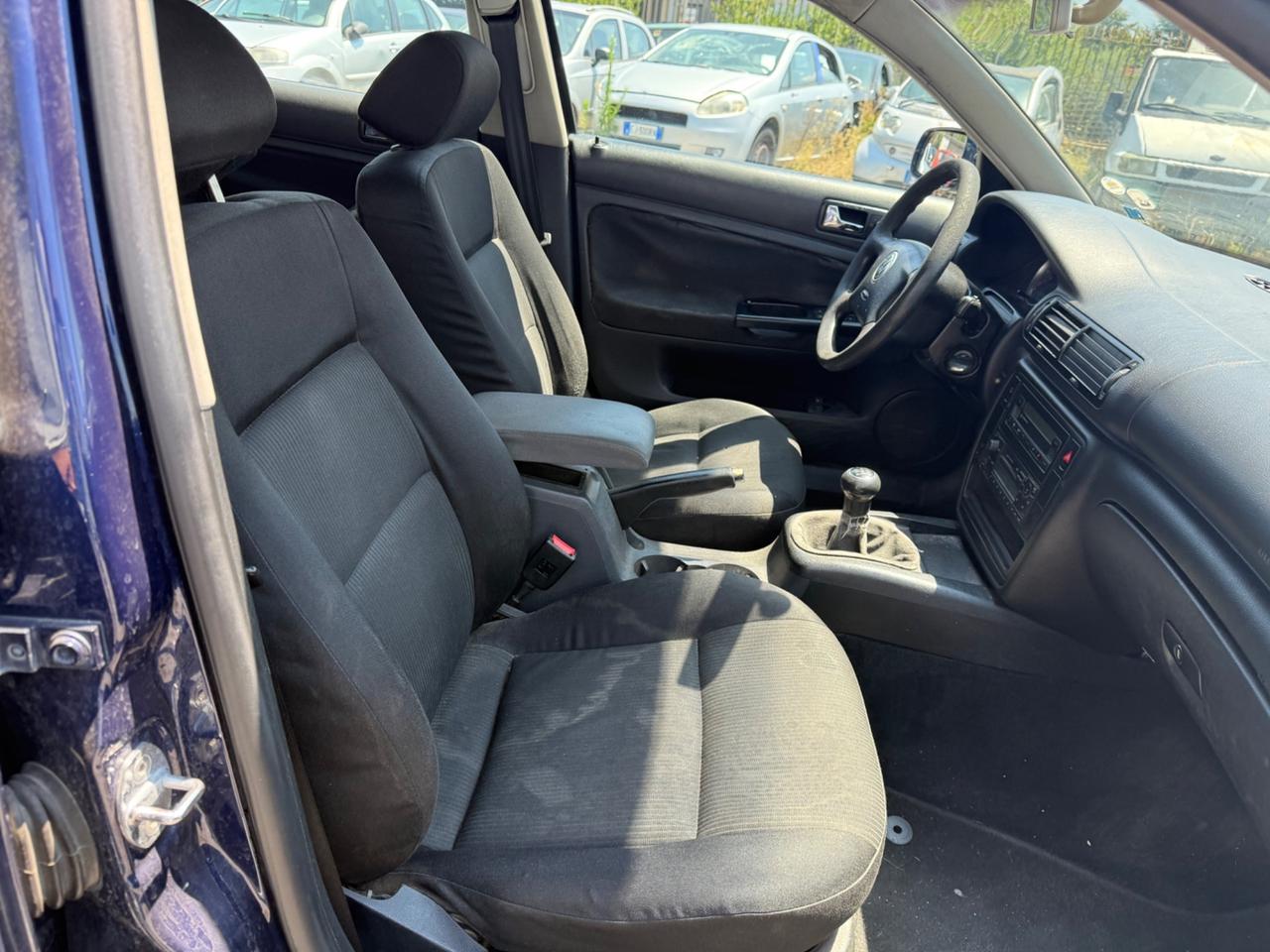 Volkswagen Passat 1.9 TDI/130 CV cat Var. T.line