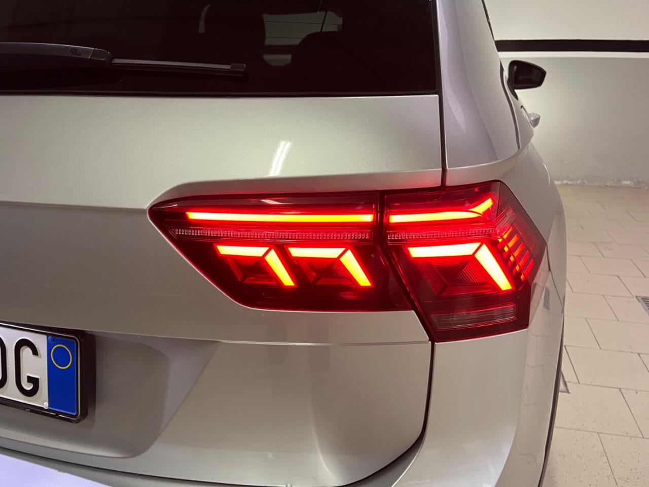Volkswagen Tiguan 2.0 TDI 150 CV SCR DSG R-Line