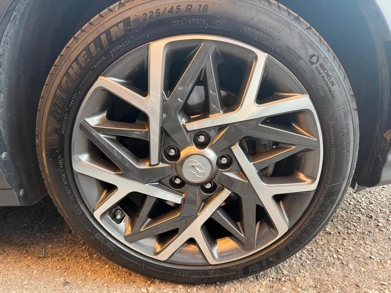Hyundai Kona HEV 1.6 DCT full hybrid 142 cv