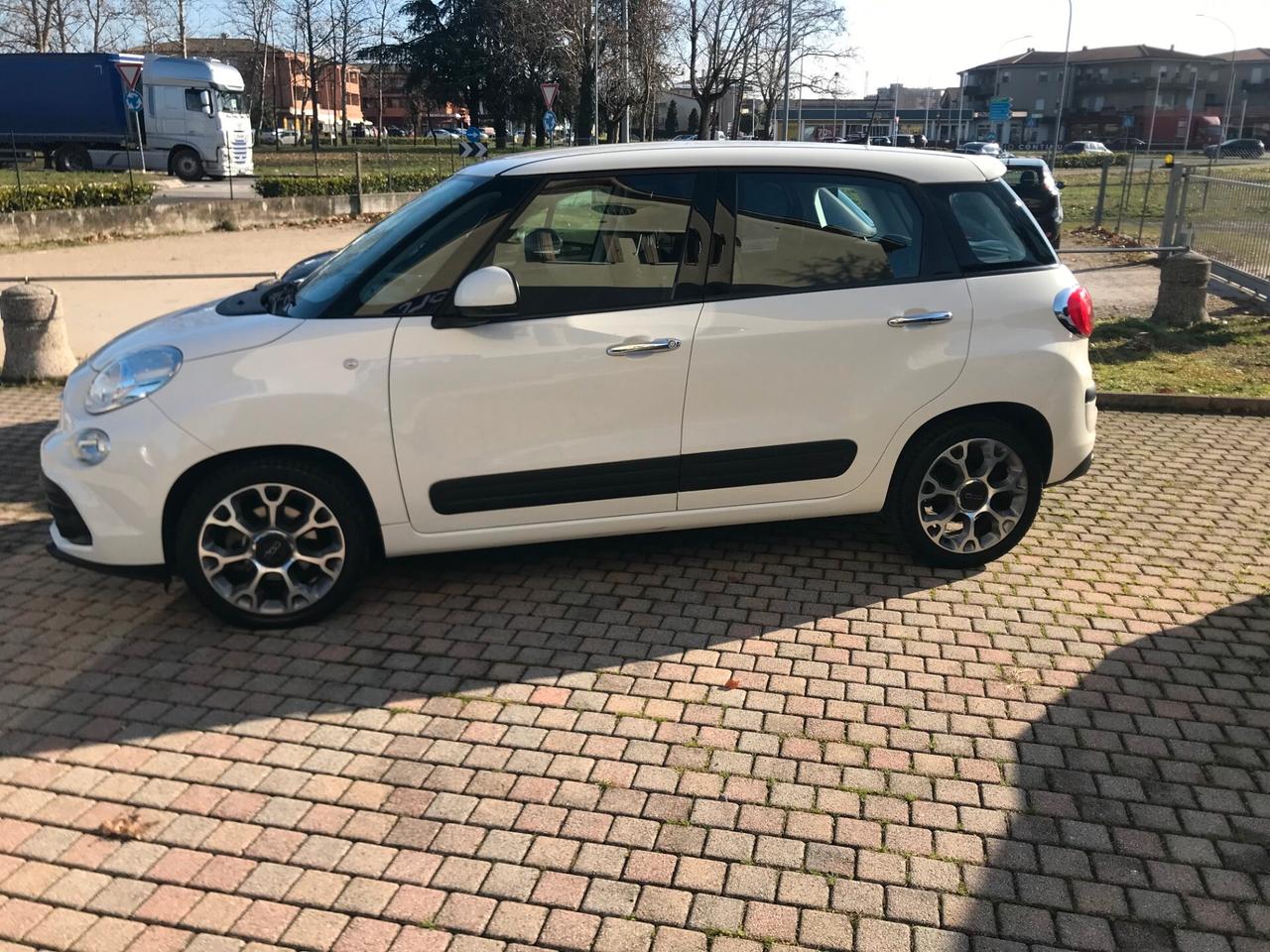 Fiat 500L 1.4 Urban *NEOPATENTATI* ""17""