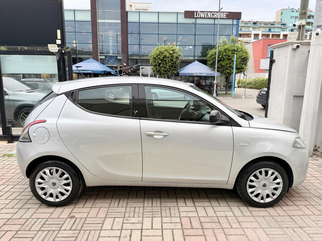 Lancia Ypsilon 1.2 Silver