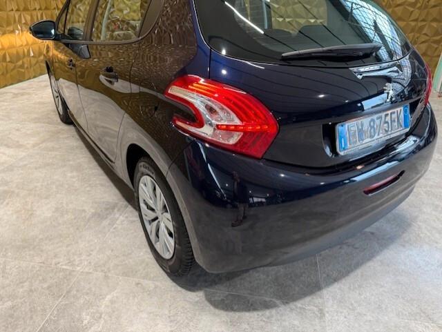 Peugeot 208 1.4 HDi 68 CV 5 porte Allure