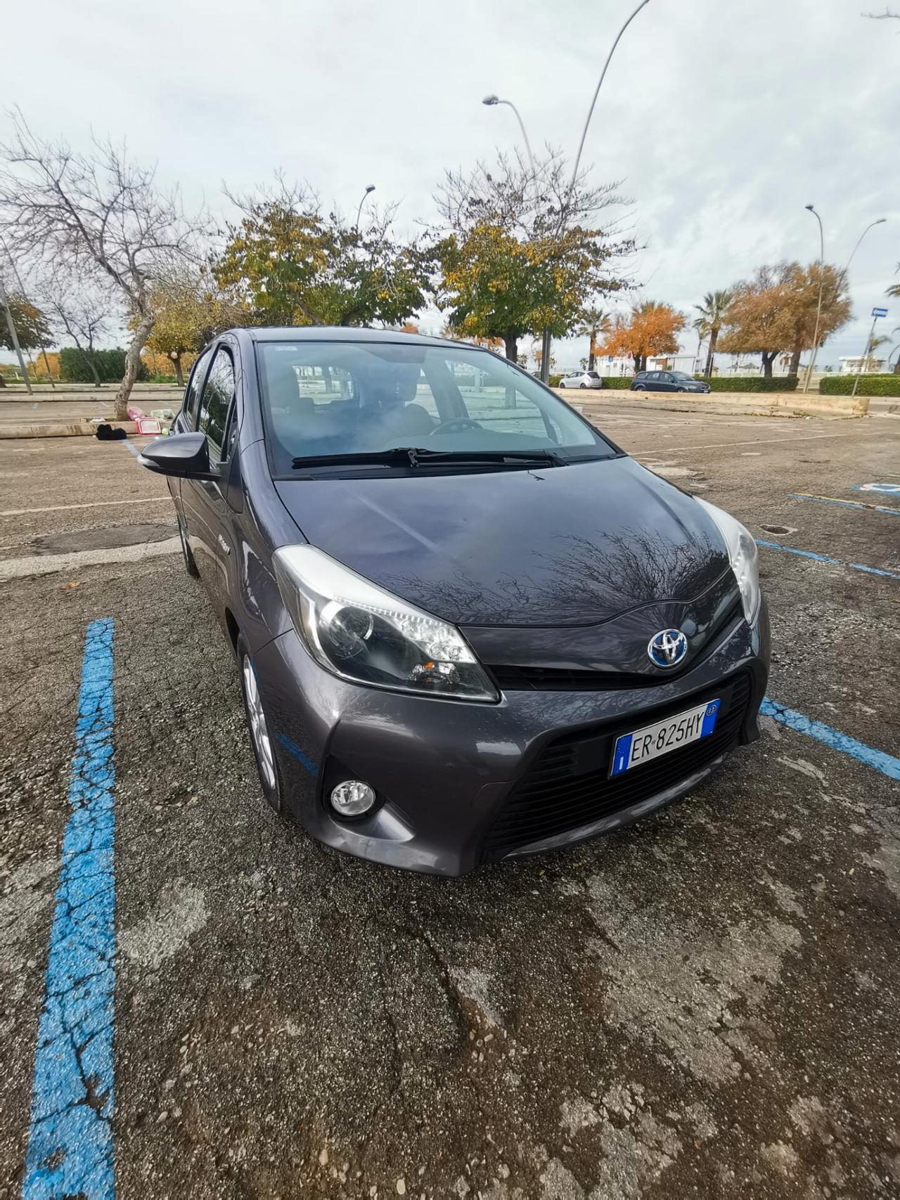 Toyota Yaris 1.5 Hybrid 5P. Lounge 2013