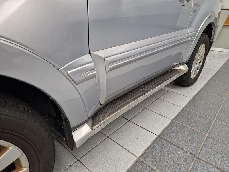 Mitsubishi Pajero Pajero 3.2 DI-D 16V 3p. Instyle AUTOCARRO N1 2 POSTI