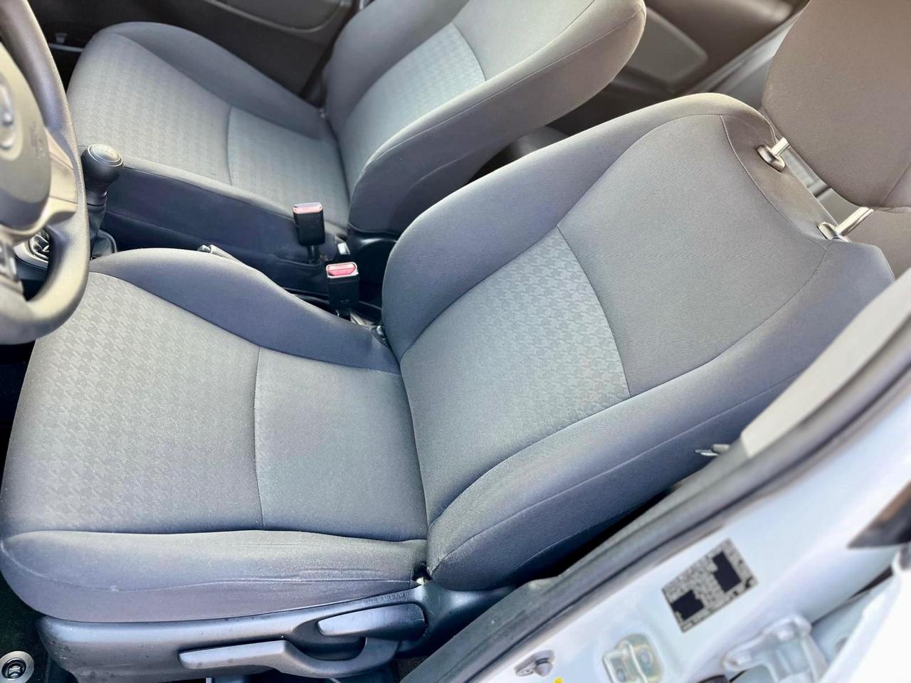 Toyota Yaris 1.0 5 porte Active