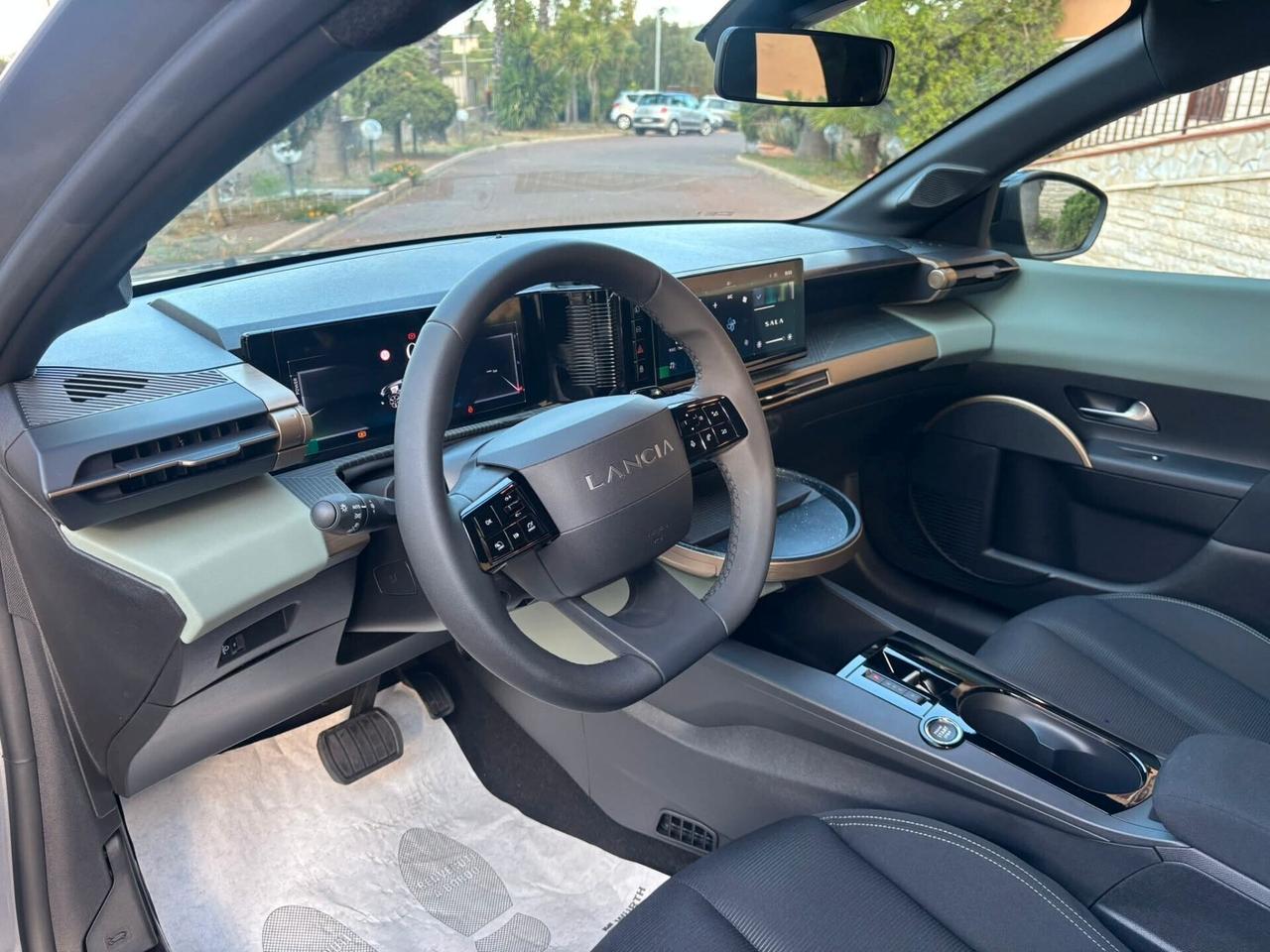 Lancia Ypsilon 1.0 FireFly 5 porte S&S Hybrid Gold//