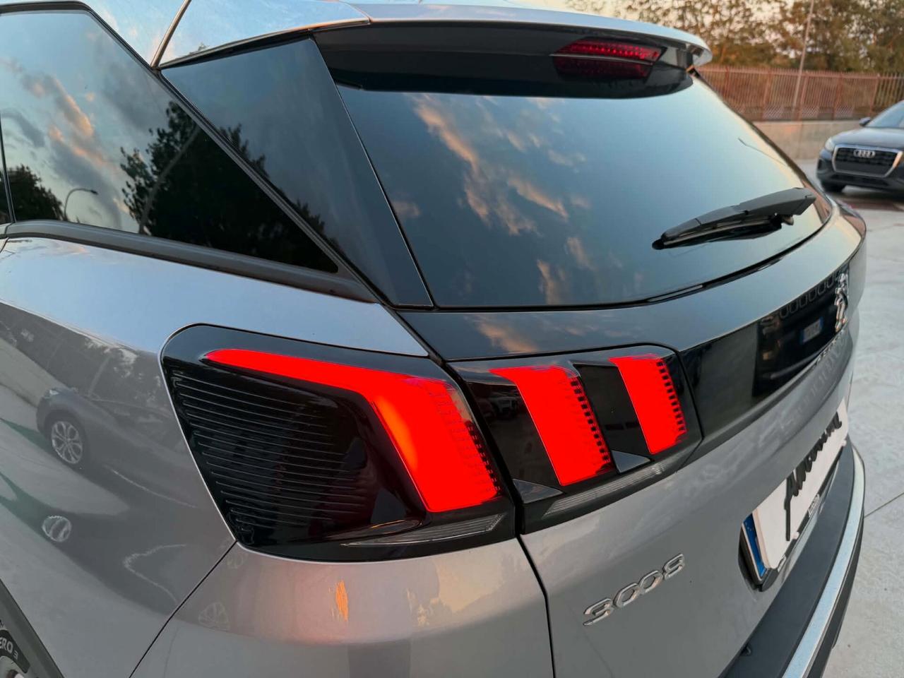 Peugeot 3008 1.5 130CV -AT8- ALLURE PACK
