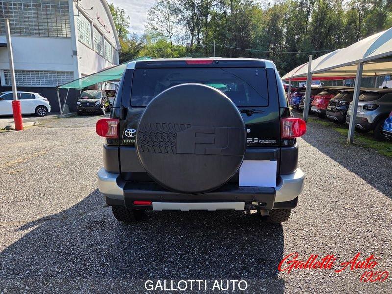 Toyota FJ Cruiser 4.0 benzina 239CV 2WD