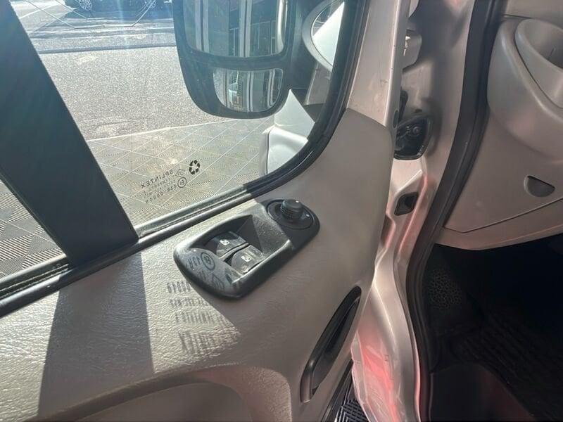 Renault Trafic T27 2.5dCi/140 16V PC-TN Furg.Con